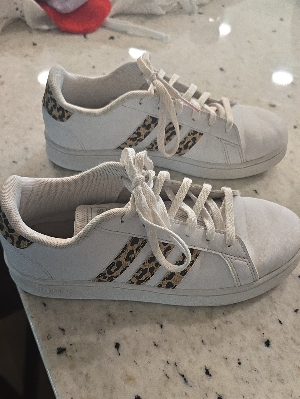 White Girl's Low-Top Sneakers with Leopard Accent